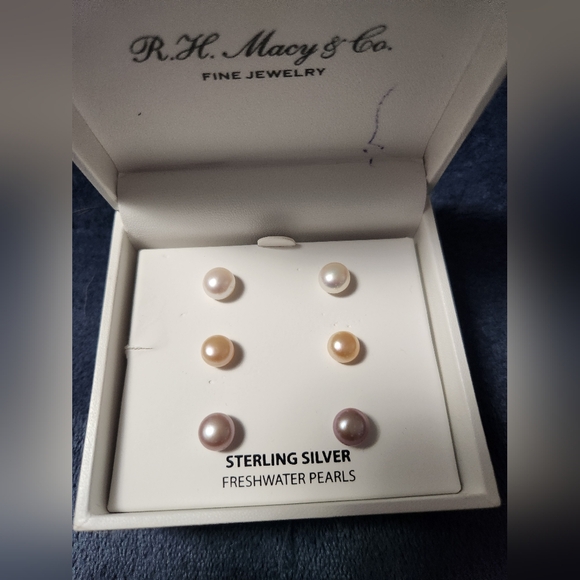 MACY, STERLING SILVER, FRESHWATER PEARLS EARRINGS - Picture 3 of 3